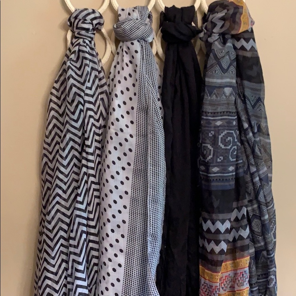 Lot of 4 Black/white/Gray Infinity scarves